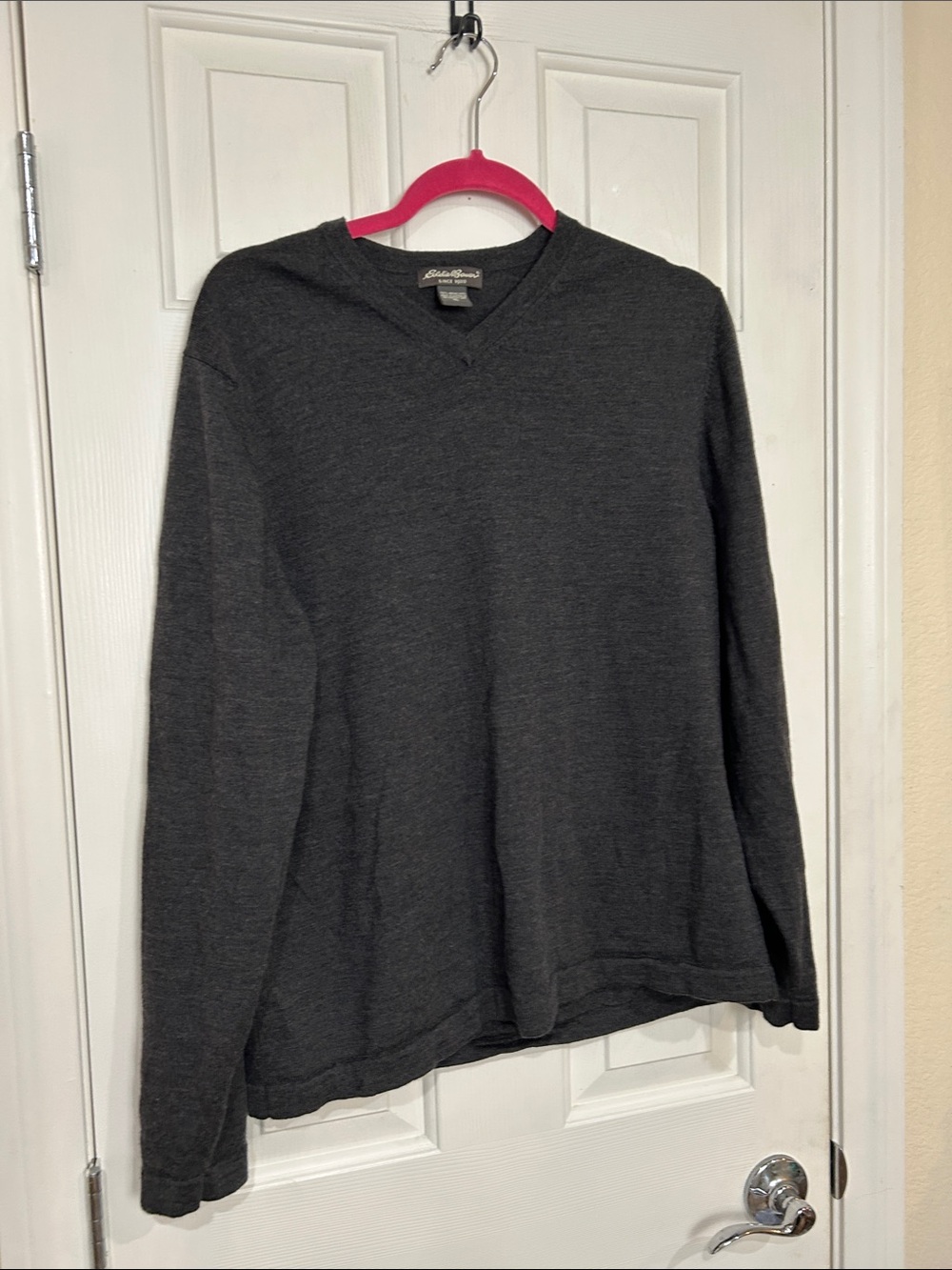 Eddie Bauer Dark Gray 100% Merino Wool V-Neck Long Sleeve Sweater Size XL